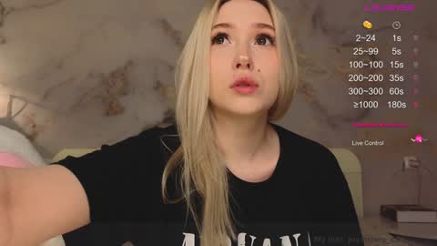 Snapshot of jousimies chatting on February 6, 2025, 2:22 am Jane online show from February 6, 2025, 2:22 am