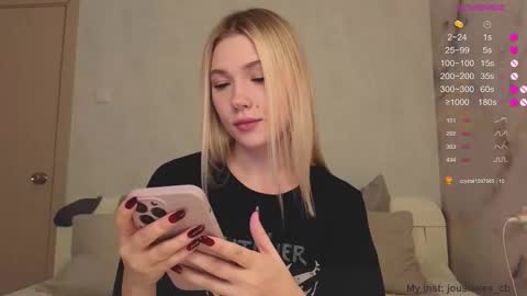 Snapshot of jousimies chatting on October 31, 2025, 4:02 am Jane online show from October 31, 2025, 4:02 am