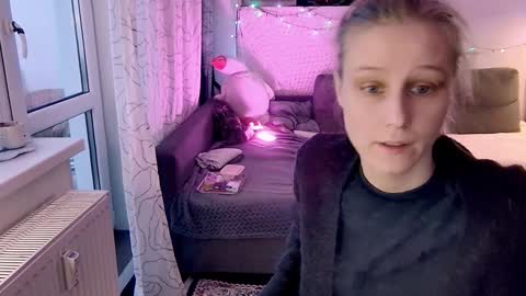 joy_keys online show from February 8, 2025, 2:16 pm