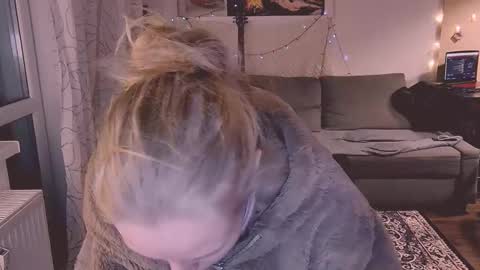 joy_keys online show from February 18, 2025, 3:54 pm