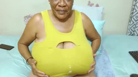 Snapshot of joycemando chatting on February 3, 2025, 6:17 pm DairyQueen online show from February 3, 2025, 6:17 pm