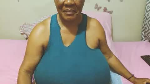 Snapshot of joycemando chatting on February 13, 2025, 6:05 pm DairyQueen online show from February 13, 2025, 6:05 pm