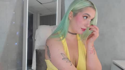 Snapshot of joyfuljasmine chatting on September 21, 2025, 8:16 am Vickie online show from September 21, 2025, 8:16 am