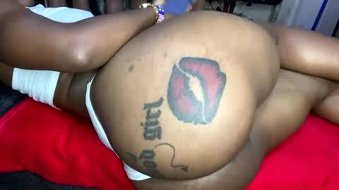 Butterflyass online show from January 19, 2026, 2:37 am