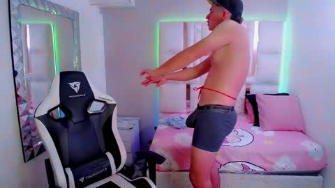 N I N O online show from March 5, 2025, 1:06 pm