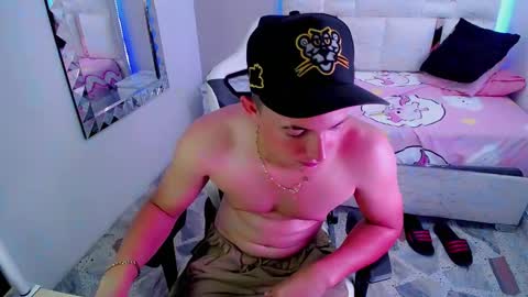 N I N O online show from March 10, 2025, 7:07 pm