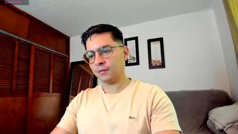 Snapshot of jriizh chatting on May 3, 2026, 3:18 pm Cristian- tellme Criis online show from May 3, 2026, 3:18 pm