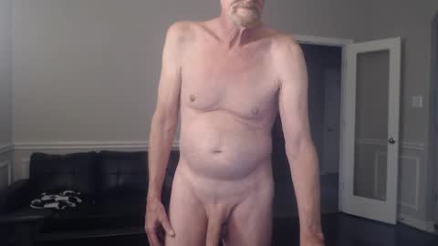 jtull52 online show from December 7, 2024, 9:44 pm