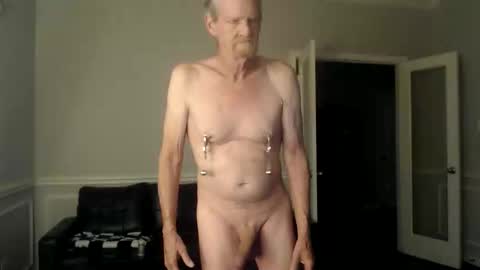 jtull52 online show from April 12, 2026, 7:52 pm