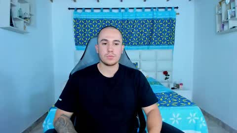 Snapshot of juan__jimenez chatting on January 26, 2025, 11:18 pm Juan online show from January 26, 2025, 11:18 pm