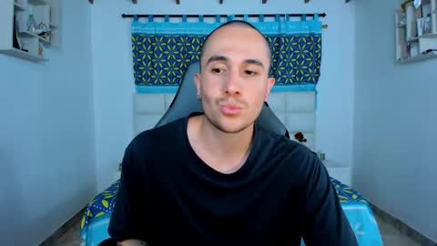 Snapshot of juan__jimenez chatting on February 10, 2025, 4:19 am Juan online show from February 10, 2025, 4:19 am