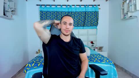 Snapshot of juan__jimenez chatting on February 16, 2025, 12:52 am Juan online show from February 16, 2025, 12:52 am