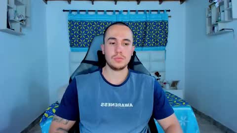 Snapshot of juan__jimenez chatting on February 19, 2025, 2:44 am Juan online show from February 19, 2025, 2:44 am