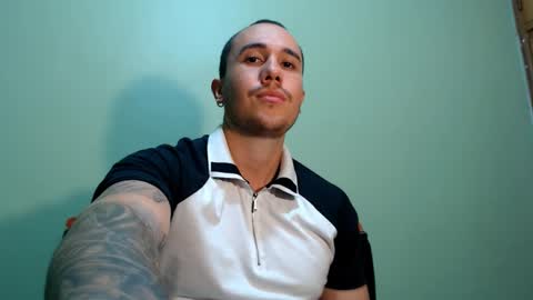 Snapshot of juan__jimenez chatting on February 23, 2025, 6:39 am Juan online show from February 23, 2025, 6:39 am