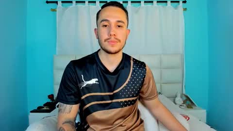 Snapshot of juan__jimenez chatting on November 18, 2025, 1:44 am Juan online show from November 18, 2025, 1:44 am