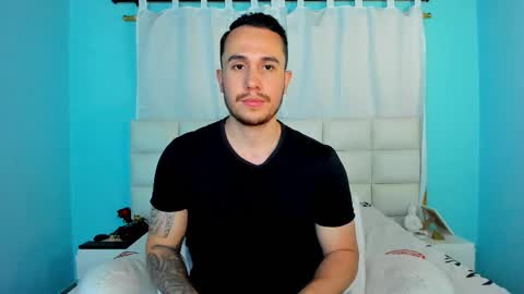 Snapshot of juan__jimenez chatting on November 20, 2025, 12:44 am Juan online show from November 20, 2025, 12:44 am