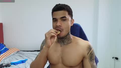 juan_gomez_1 online show from May 29, 2026, 10:08 pm