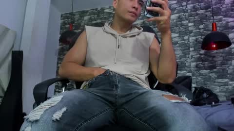 juan_jsmith online show from February 24, 2025, 2:37 pm