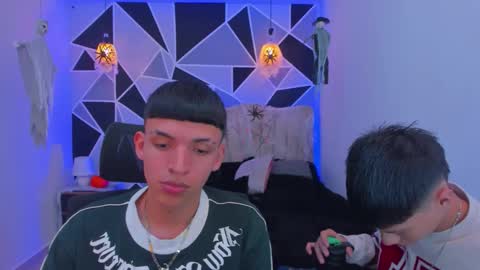 JuanSteven online show from October 25, 2025, 4:20 am