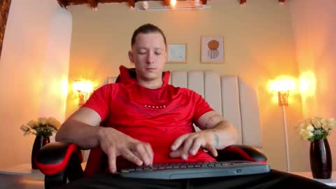 Snapshot of juan_prior chatting on December 4, 2025, 1:42 pm JUAN online show from December 4, 2025, 1:42 pm