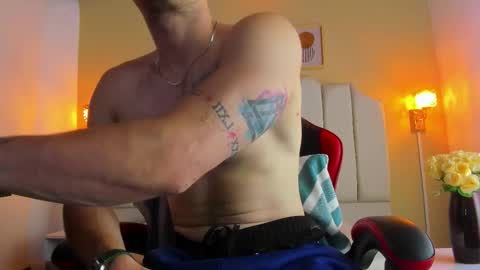 Snapshot of juan_prior chatting on December 15, 2025, 1:04 pm JUAN online show from December 15, 2025, 1:04 pm