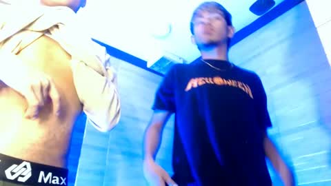 juan_saul1 online show from April 16, 2026, 12:28 pm