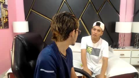 juan_saul1 online show from April 24, 2026, 11:01 am