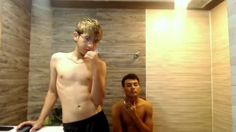 juan_saul1 online show from April 27, 2026, 7:12 pm