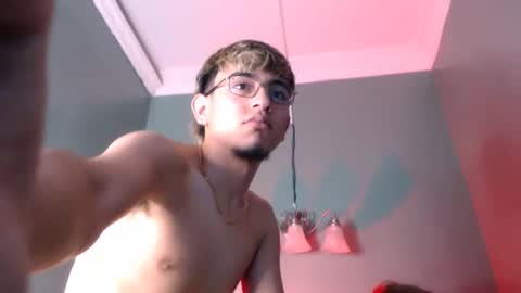 juan_saul1 online show from May 11, 2026, 7:22 pm
