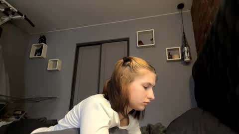 Lola online show from October 25, 2025, 11:07 am