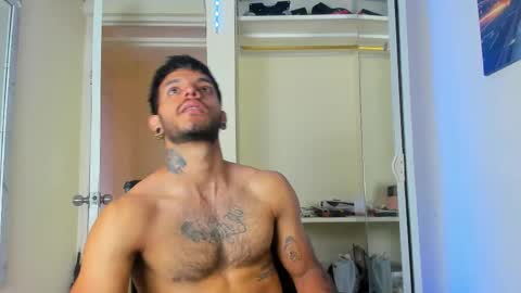 Snapshot of juanbladde chatting on September 15, 2025, 11:54 am Juan Esteban online show from September 15, 2025, 11:54 am