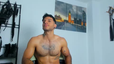 Snapshot of juanbladde chatting on October 19, 2025, 2:40 pm Juan Esteban online show from October 19, 2025, 2:40 pm