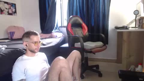 juancamillr online show from April 12, 2026, 9:53 pm