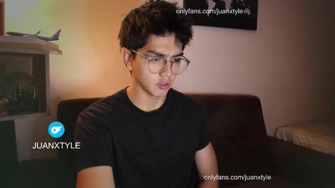 . online show from November 27, 2025, 5:59 pm