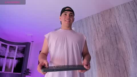 Snapshot of juandiamonds chatting on May 8, 2026, 12:54 pm Juan David online show from May 8, 2026, 12:54 pm