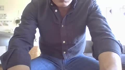 juanearth1 online show from April 8, 2026, 9:15 pm