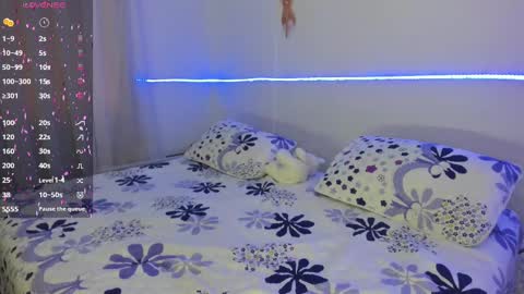 Blue online show from February 26, 2025, 4:24 pm