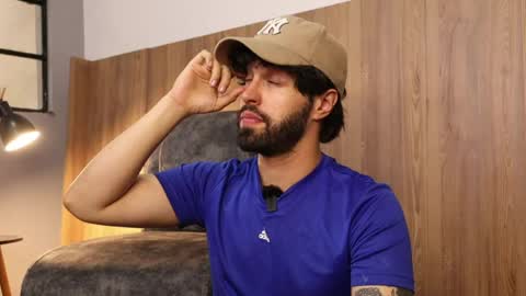 juanmilano online show from May 19, 2026, 5:52 pm