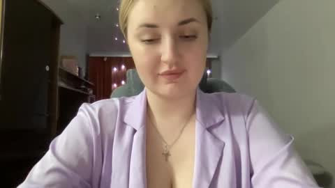 Snapshot of judevalenti chatting on February 11, 2025, 5:07 pm JudeValenti online show from February 11, 2025, 5:07 pm
