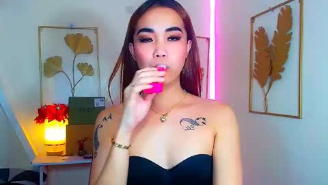 EloiseMoree online show from January 13, 2026, 10:20 am