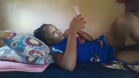 juice_petite3 online show from January 29, 2025, 12:24 pm