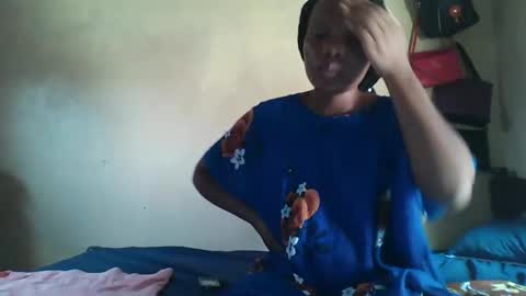 juice_petite3 online show from February 5, 2025, 9:15 am