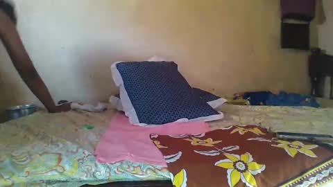 juice_petite3 online show from February 7, 2025, 11:23 am