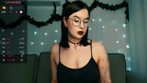 Bella online show from December 21, 2025, 3:57 am