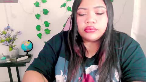 Snapshot of juicy_elenxx chatting on January 19, 2025, 9:55 pm EleN online show from January 19, 2025, 9:55 pm