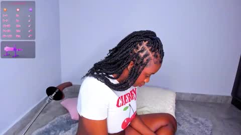 Snapshot of juicy_sky chatting on December 21, 2025, 9:38 am Your Paradise online show from December 21, 2025, 9:38 am