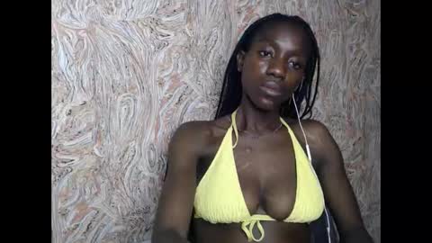 Snapshot of juicyberryx chatting on January 28, 2025, 11:39 pm queen online show from January 28, 2025, 11:39 pm