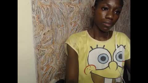 Snapshot of juicyberryx chatting on February 16, 2025, 9:37 am queen online show from February 16, 2025, 9:37 am