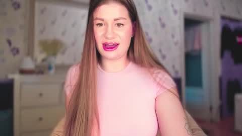 Snapshot of juicyhelenx chatting on September 25, 2025, 3:27 pm Elena online show from September 25, 2025, 3:27 pm