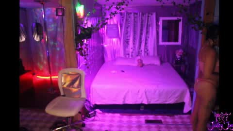 juicyjayxxx69 online show from October 8, 2025, 4:10 am